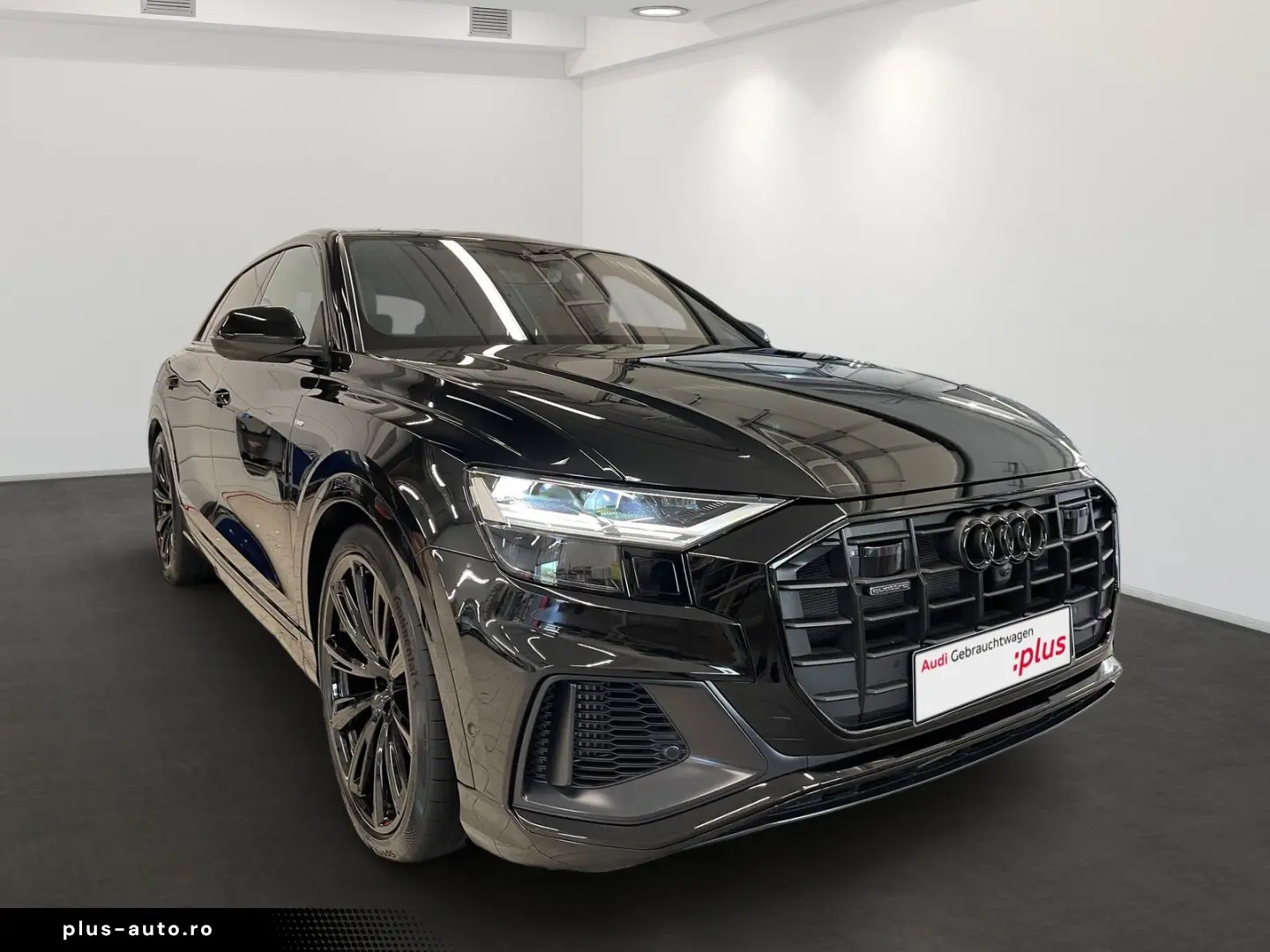 AUDI Q8 55 TFSI quattro  AHK HEAD-UP PANO B&O