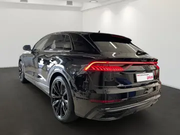 AUDI Q8 55 TFSI quattro  AHK HEAD-UP PANO B&O