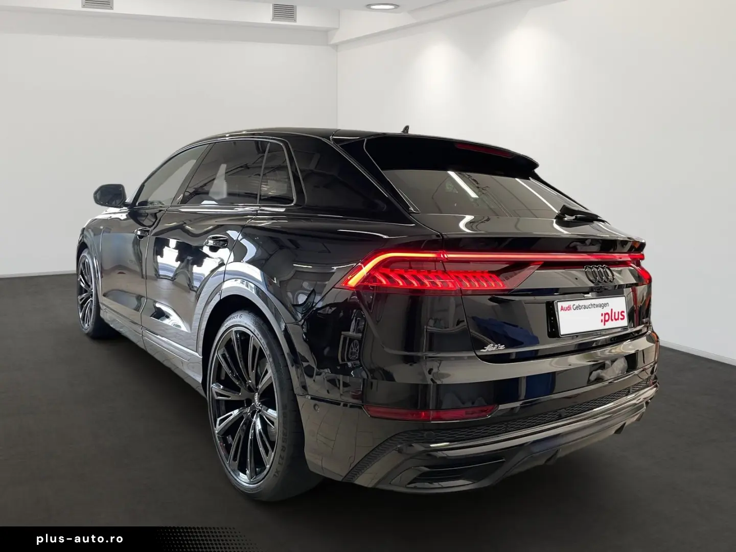 AUDI Q8 55 TFSI quattro  AHK HEAD-UP PANO B&O
