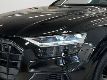 AUDI Q8 55 TFSI quattro  AHK HEAD-UP PANO B&O