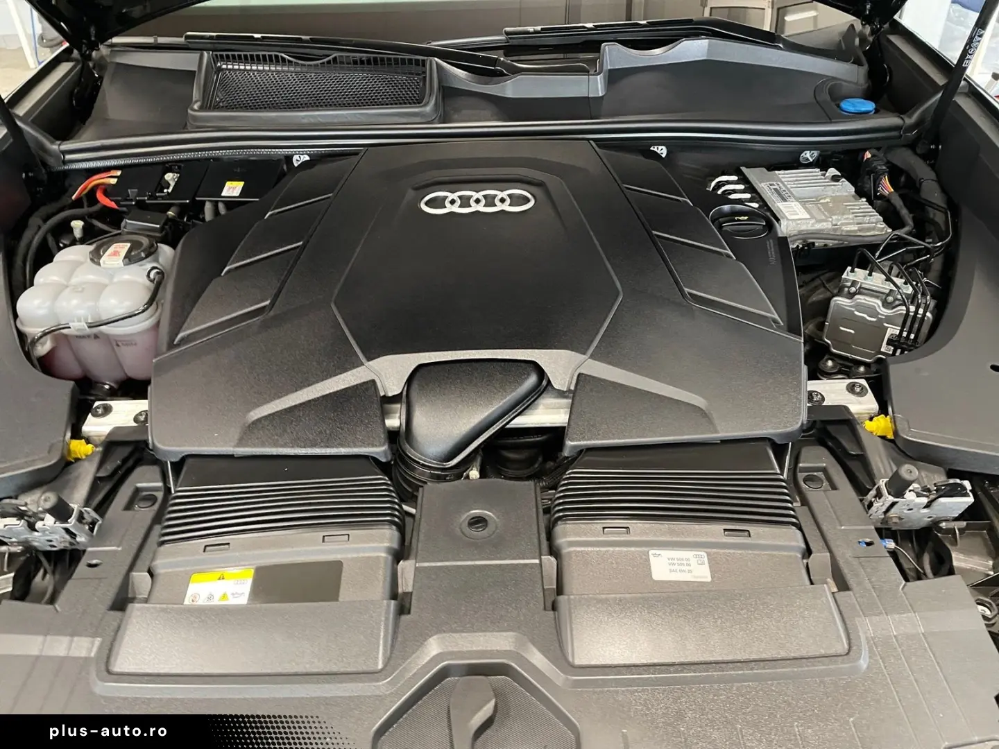 AUDI Q8 55 TFSI quattro  AHK HEAD-UP PANO B&O