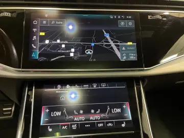 AUDI Q8 55 TFSI quattro  AHK HEAD-UP PANO B&O