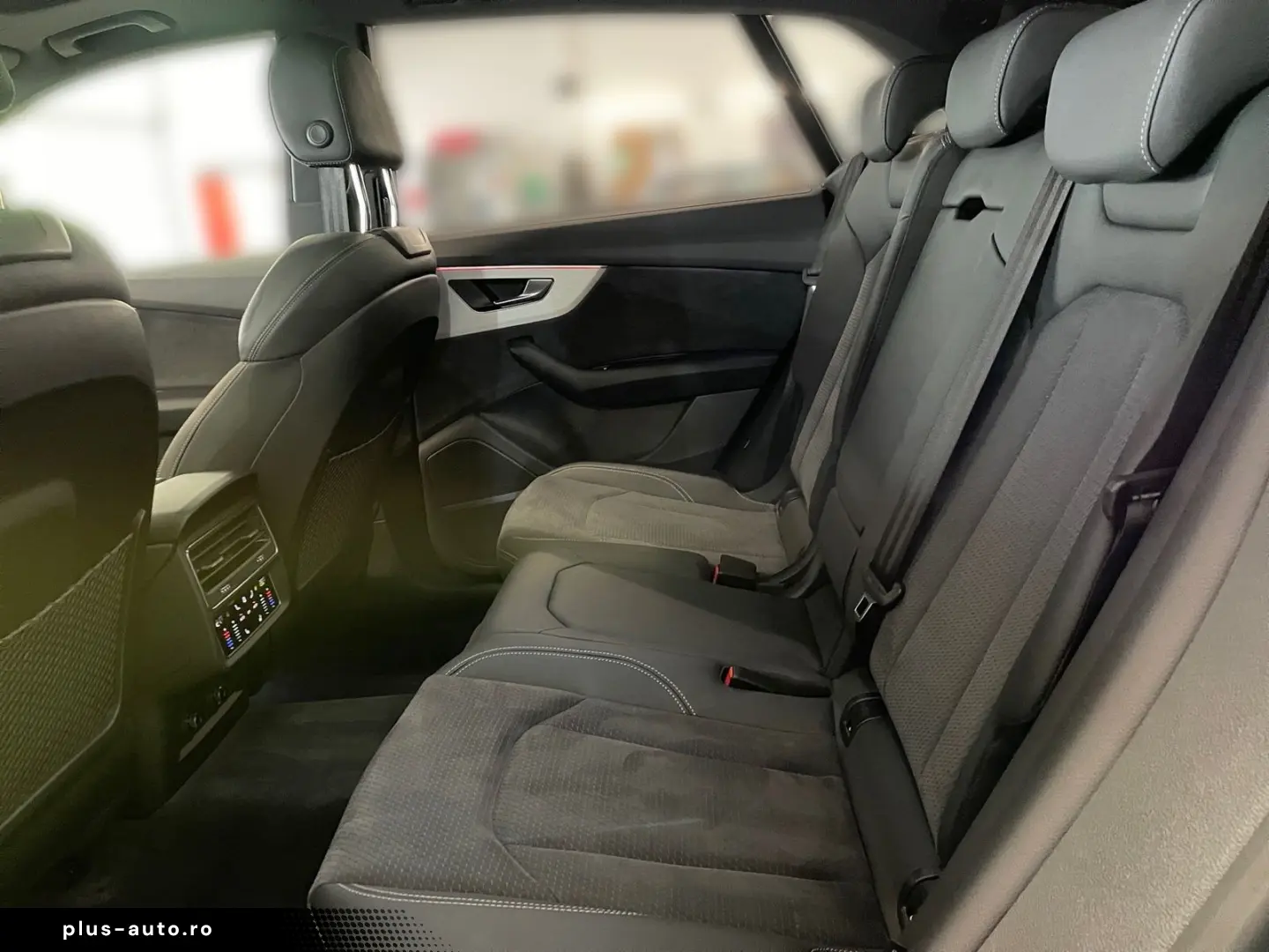 AUDI Q8 55 TFSI quattro  AHK HEAD-UP PANO B&O