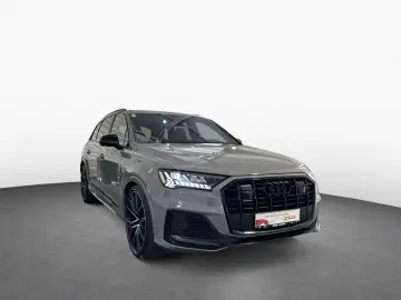 AUDI Q7 55 TFSI COMPETITION S LINE 7 SITZE AHK PANO