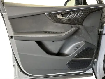 AUDI Q7 55 TFSI COMPETITION S LINE 7 SITZE AHK PANO