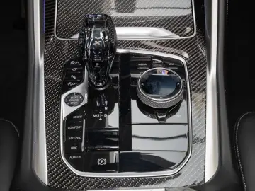 BMW X6 M50i M Sport HUD PANO ACC AHK 360 KAM RFK LM