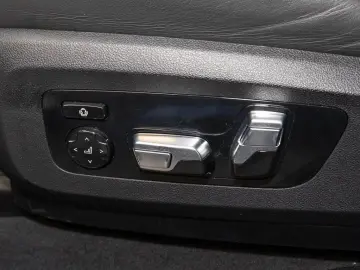 BMW X6 M50i M Sport HUD PANO ACC AHK 360 KAM RFK LM