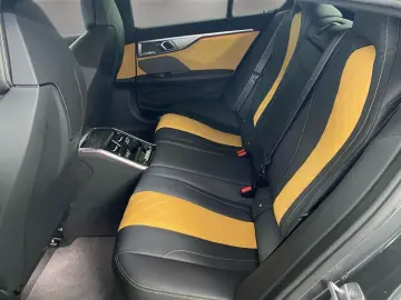 BMW M8 Gran Coupé M Carbon Alcantara Driver's Packag