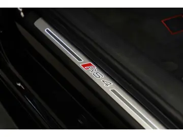 AUDI RS4 Avant TFSI quattro RS Competition plus