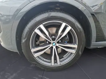 BMW X7 xDrive40i Navi Leder Tempom.aktiv Panoramadac