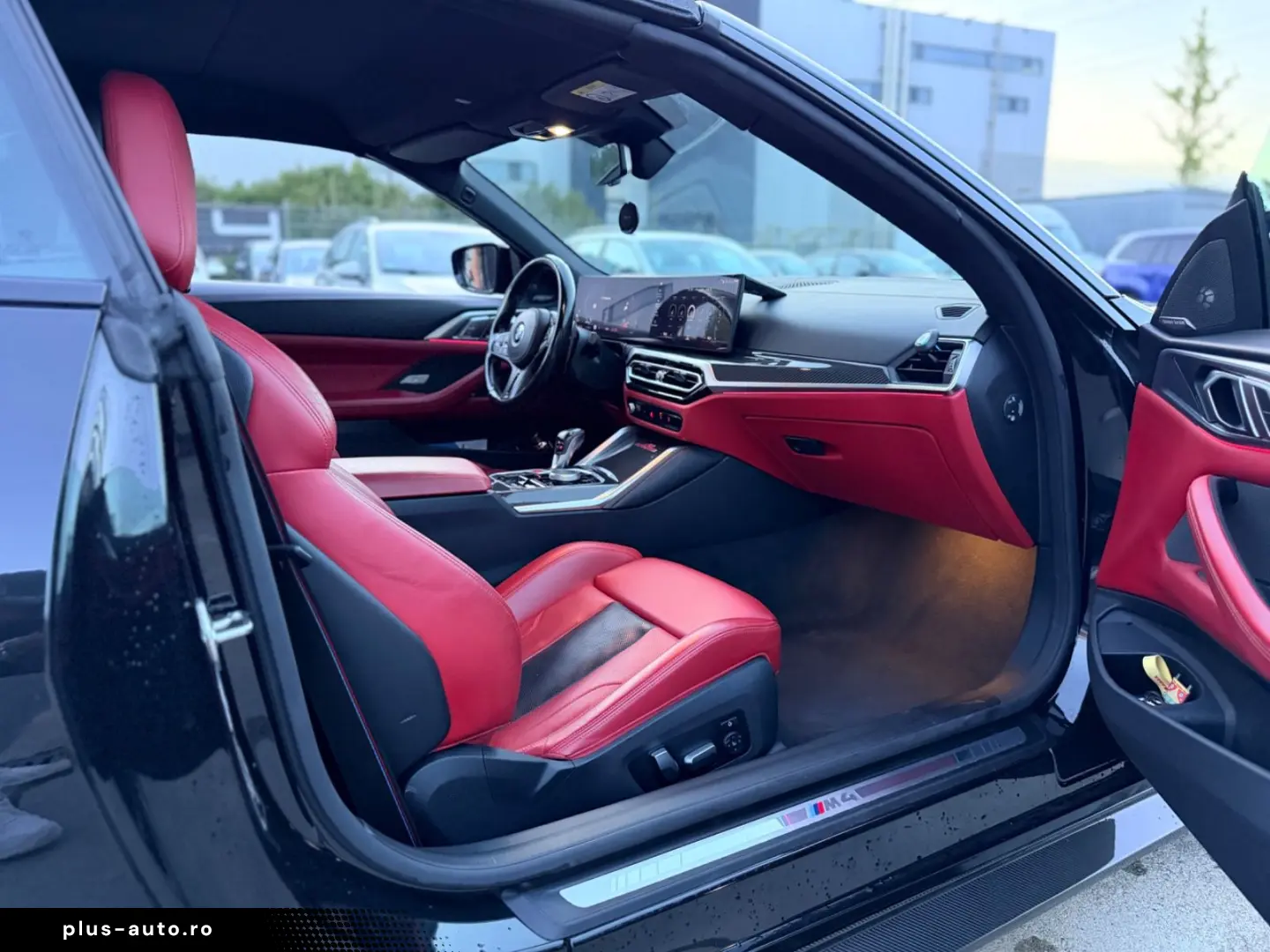 BMW M4 Cabrio xDrive Competition Widescreen