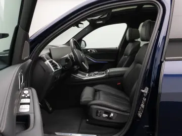 BMW X7 M60i xD Panorama 360 HUD DAB H K SoftCL 22