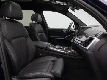 BMW X7 M60i xD Panorama 360 HUD DAB H K SoftCL 22