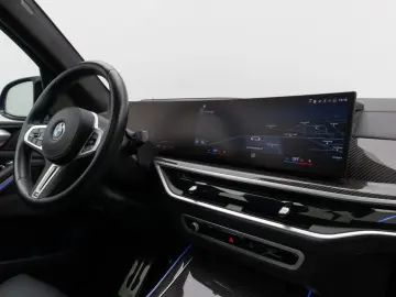 BMW X7 M60i xD Panorama 360 HUD DAB H K SoftCL 22