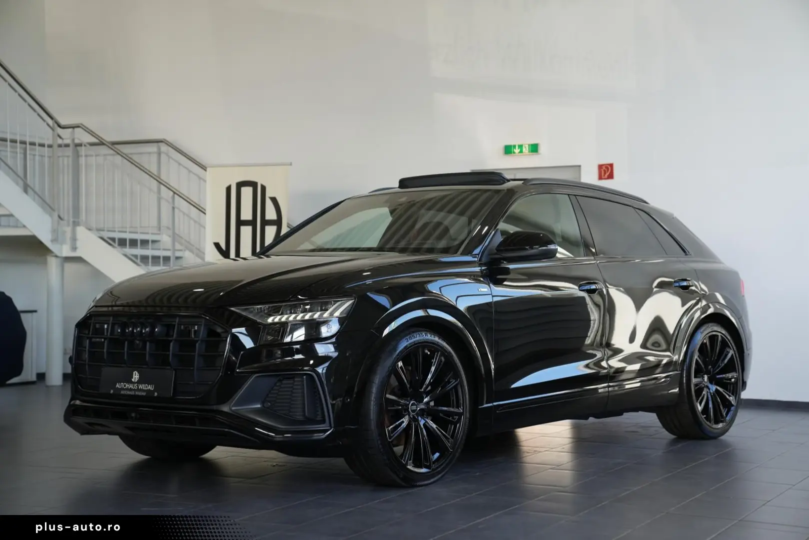 AUDI Q8 50 TDI quattro  AUT PANO AHK B&O HEAD-UP STHZ