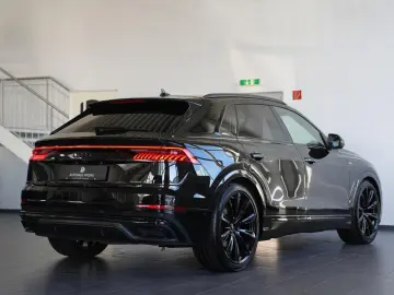 AUDI Q8 50 TDI quattro  AUT PANO AHK B&O HEAD-UP STHZ