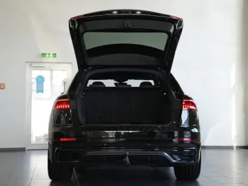 AUDI Q8 50 TDI quattro  AUT PANO AHK B&O HEAD-UP STHZ
