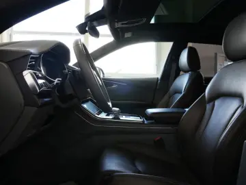 AUDI Q8 50 TDI quattro  AUT PANO AHK B&O HEAD-UP STHZ