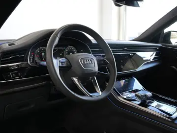 AUDI Q8 50 TDI quattro  AUT PANO AHK B&O HEAD-UP STHZ