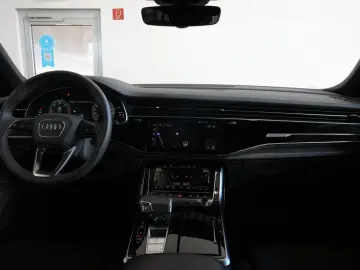 AUDI Q8 50 TDI quattro  AUT PANO AHK B&O HEAD-UP STHZ