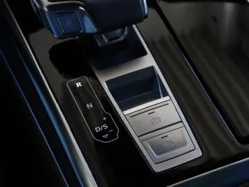AUDI Q8 50 TDI quattro  AUT PANO AHK B&O HEAD-UP STHZ