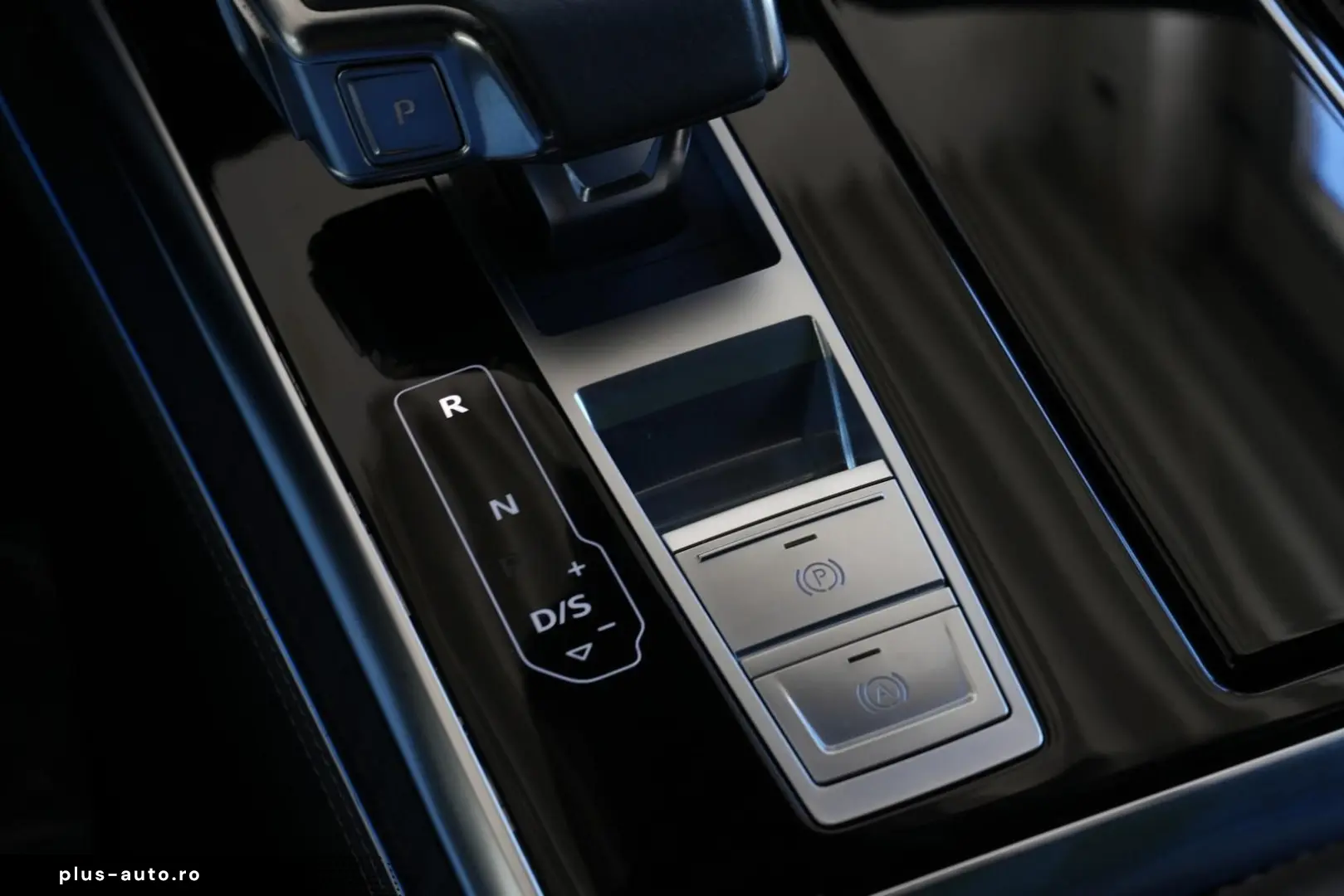 AUDI Q8 50 TDI quattro  AUT PANO AHK B&O HEAD-UP STHZ