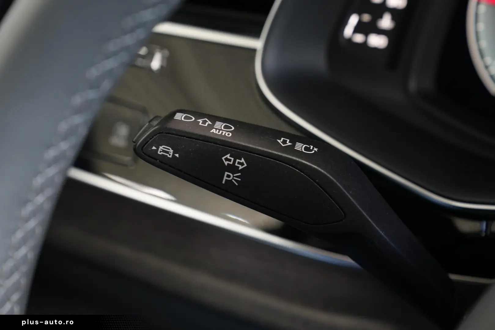 AUDI Q8 50 TDI quattro  AUT PANO AHK B&O HEAD-UP STHZ