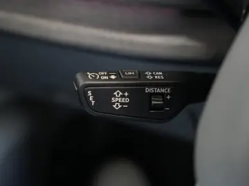 AUDI Q8 50 TDI quattro  AUT PANO AHK B&O HEAD-UP STHZ
