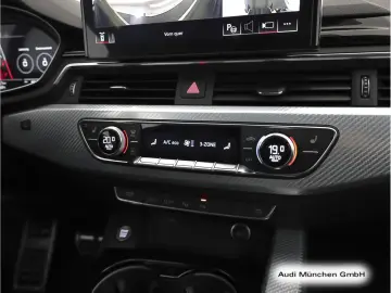 AUDI RS4 Avant tiptr. Sportabgas B&O Navi