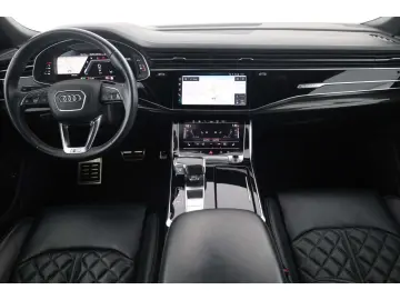 AUDI Q8 50 TDI quattro S line competition plus
