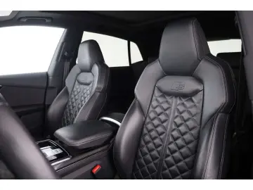 AUDI Q8 50 TDI quattro S line competition plus