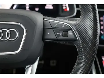 AUDI Q8 50 TDI quattro S line competition plus
