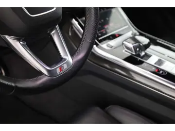 AUDI Q8 50 TDI quattro S line competition plus