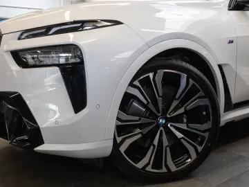 BMW X7 xDrive40i M Sport HUD PANO ACC AHK RFK NAVI