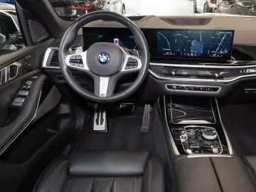 BMW X7 xDrive40i M Sport HUD PANO ACC AHK RFK NAVI