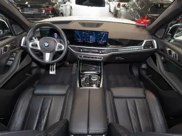 BMW X7 xDrive40i M Sport HUD PANO ACC AHK RFK NAVI