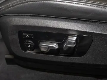 BMW X7 xDrive40i M Sport HUD PANO ACC AHK RFK NAVI