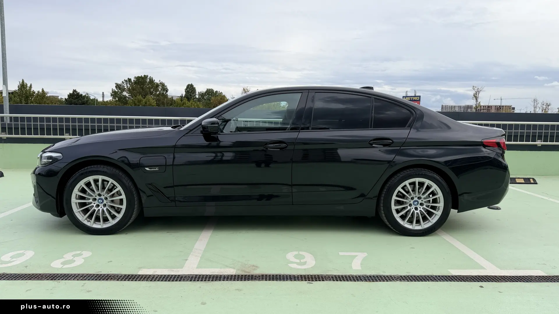 BMW 530e 2022 99.300km   TVA deductibil   Istoric verificat