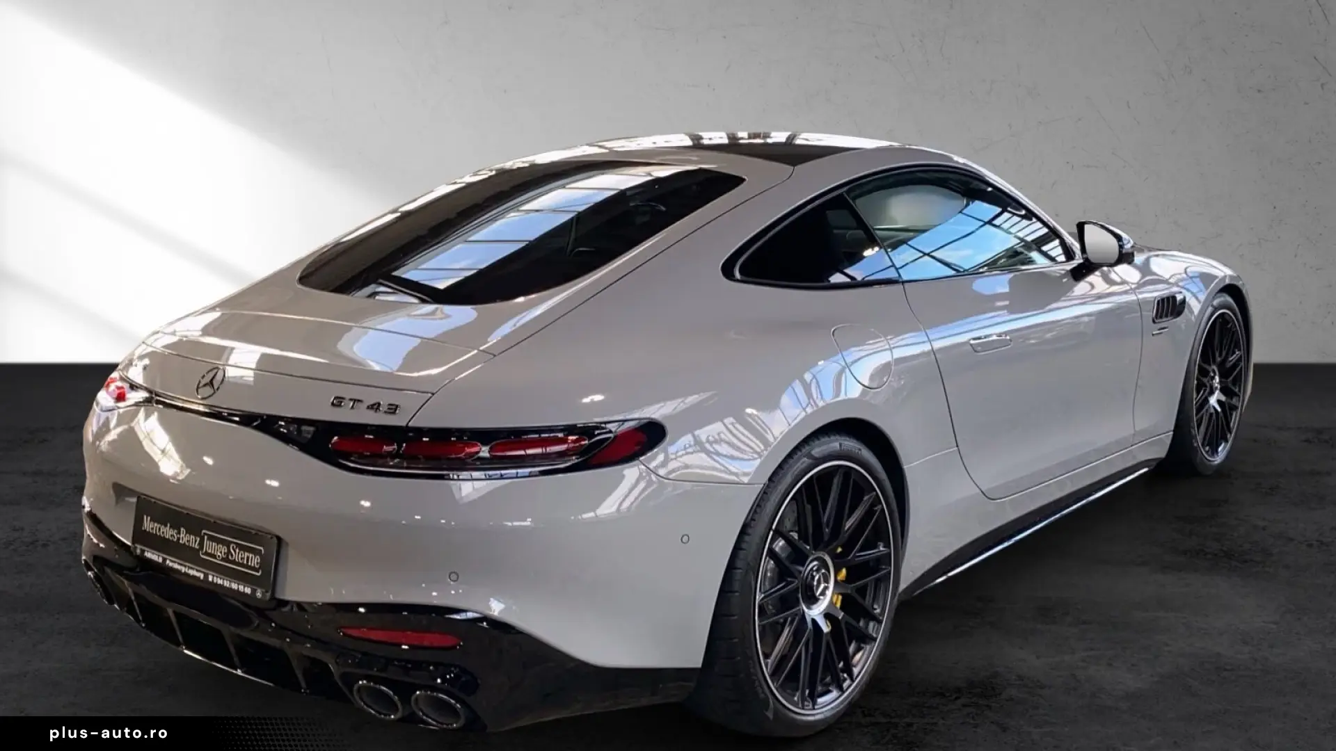 Mercedes-Benz AMG GT 43 4M AMG Performance Seat.