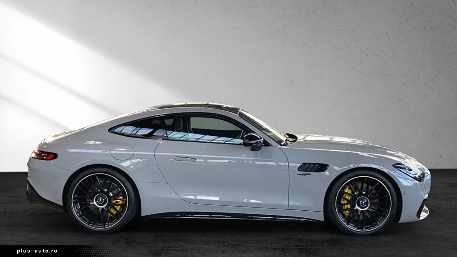 Mercedes-Benz AMG GT 43 4M AMG Performance Seat.