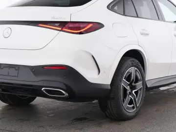 MERCEDES-BENZ GLC 300 de 4M Coupé AMG-Sport Pano AHK…