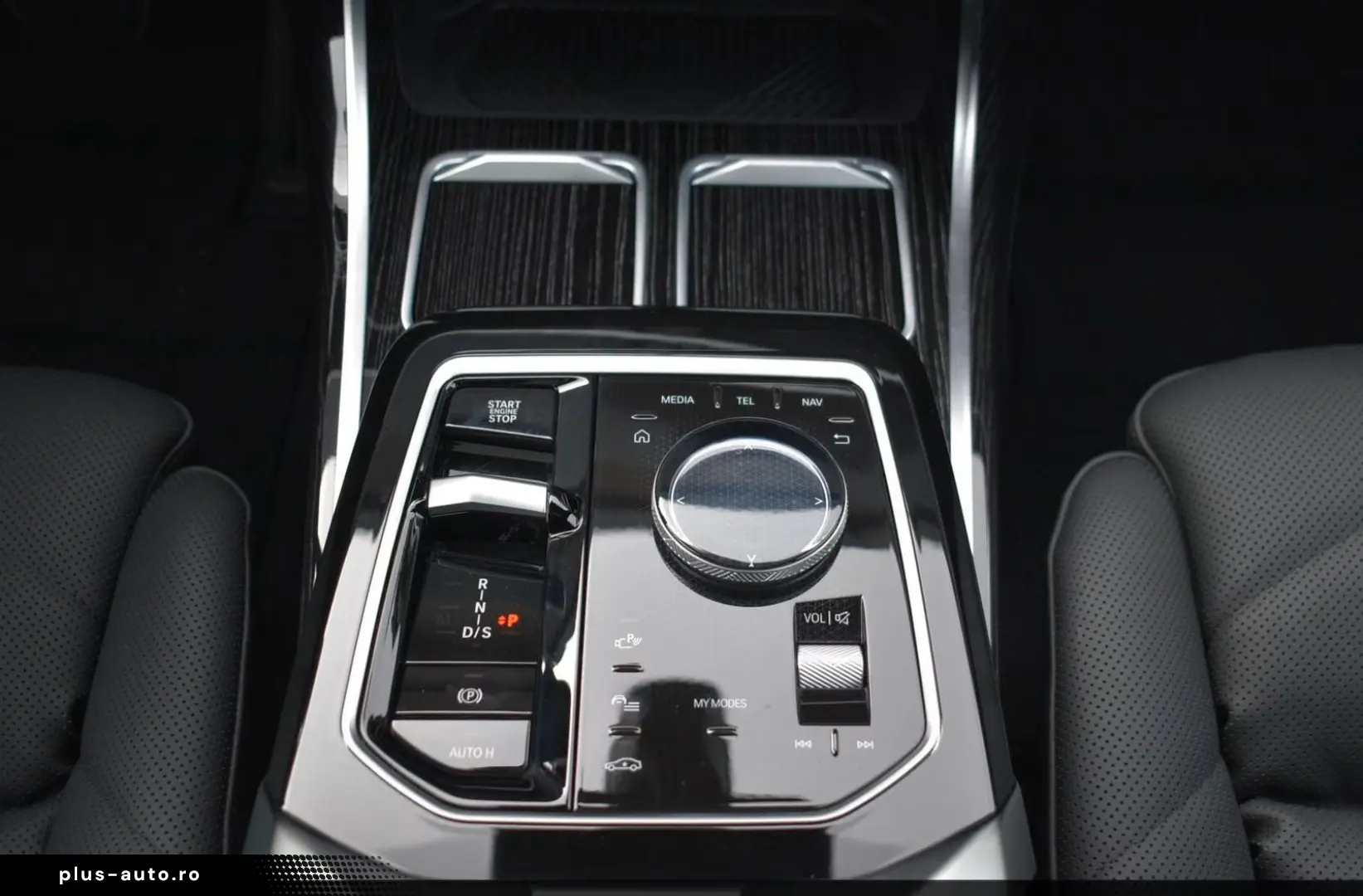 BMW 740 XD M SPORT SHADOW  LCI LUFT. STHZ B&W PANO A