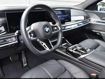BMW 740 XD M SPORT SHADOW  LCI LUFT. STHZ B&W PANO A