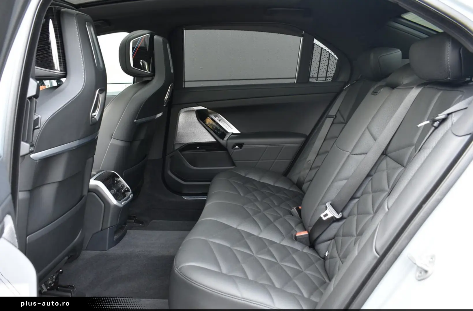 BMW 740 XD M SPORT SHADOW  LCI LUFT. STHZ B&W PANO A