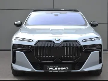 BMW 740 XD M SPORT SHADOW  LCI LUFT. STHZ B&W PANO A