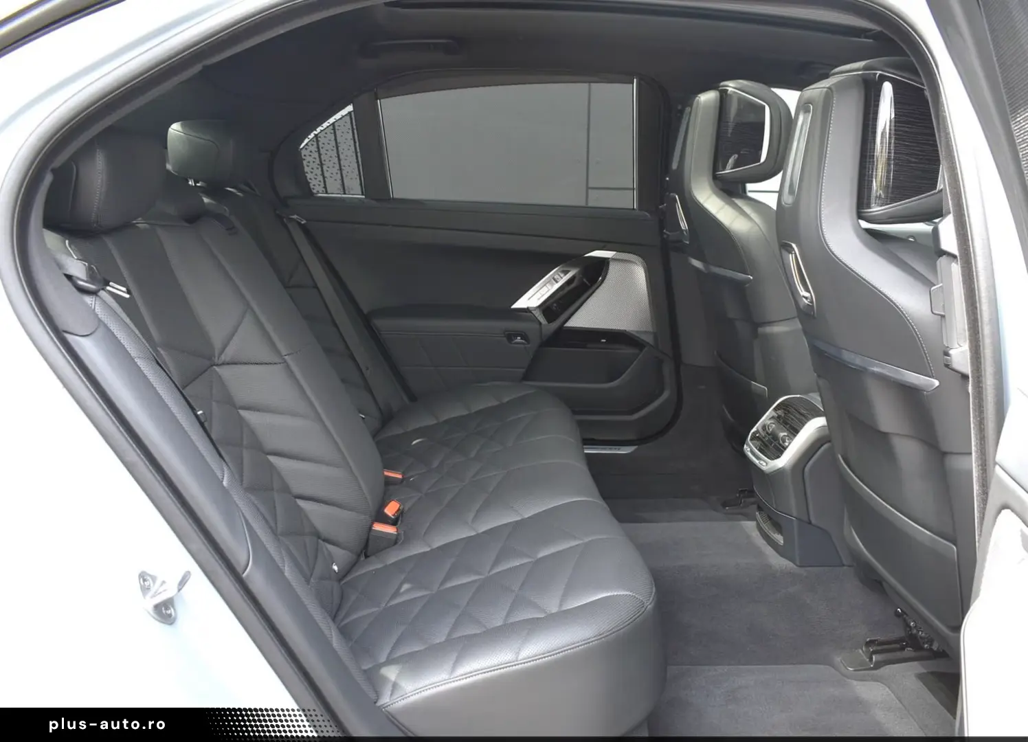 BMW 740 XD M SPORT SHADOW  LCI LUFT. STHZ B&W PANO A