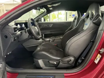 FORD Mustang 5.0 V8 DARK HORSE  20 Zoll   RECARO