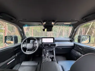 TOYOTA Land Cruiser 2.8 D-4D 4WD First Edition