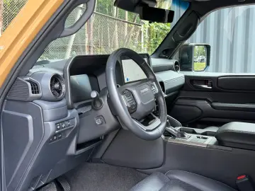 TOYOTA Land Cruiser 2.8 D-4D 4WD First Edition