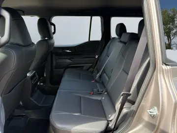 TOYOTA Land Cruiser 2.8 D-4D Executive  LED 360  AHK AC